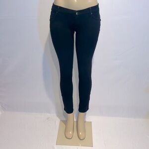 Timing black stretchy low rise jeggings!